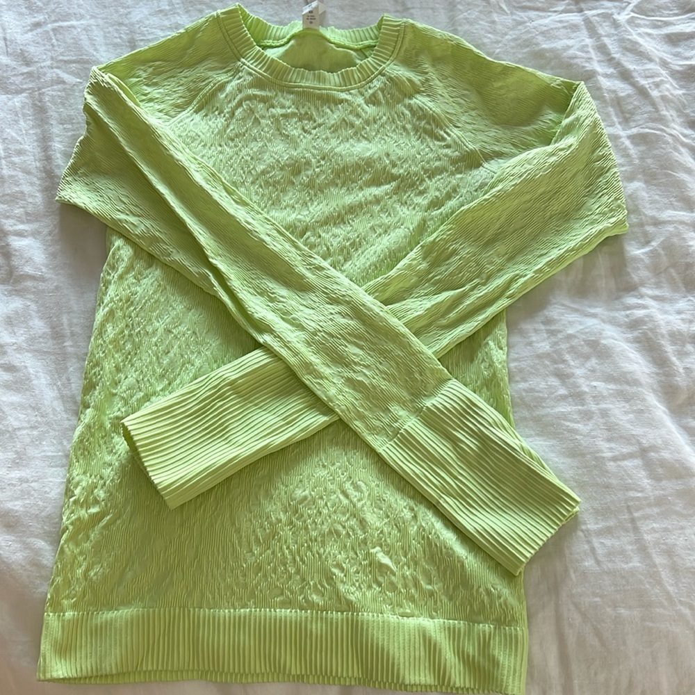 Lululemon long sleebe running too